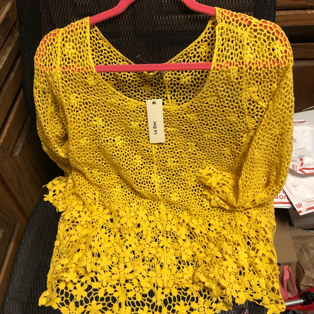 Le Dor Crocheted Top- 489 $20 or $15 w/offer